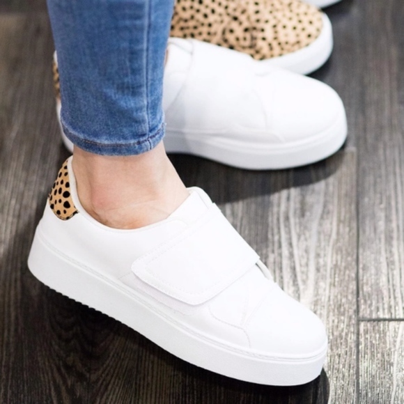 Animal Detail Sneakers - Picture 2 of 2